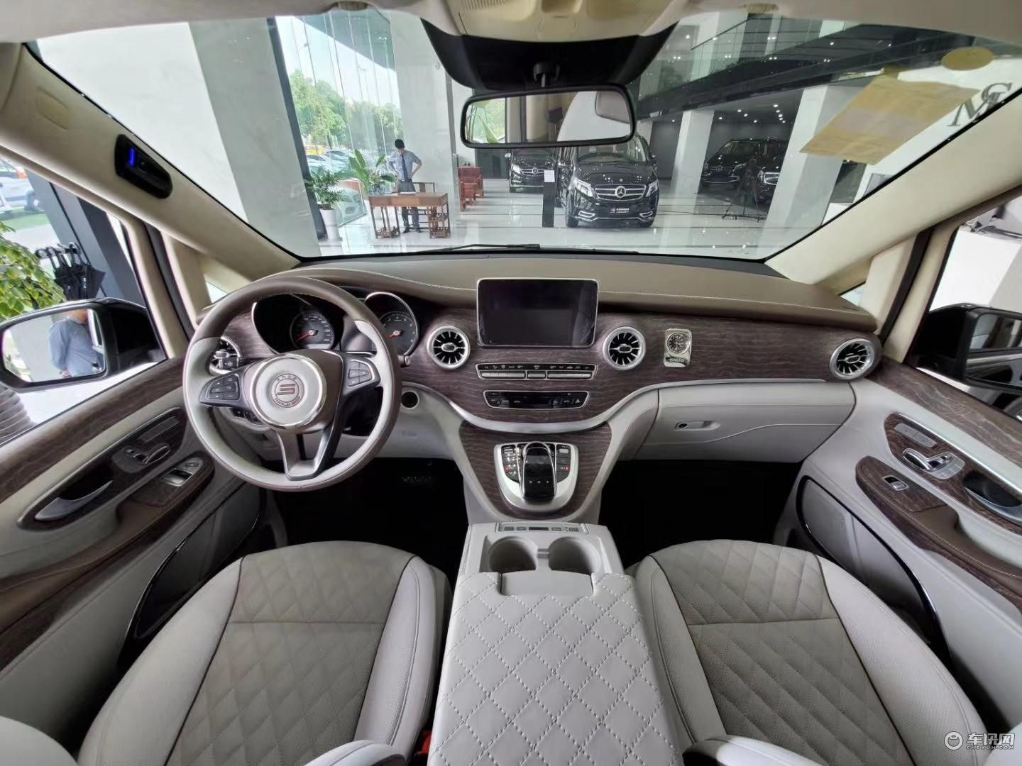 奔驰v260l改装高顶全隔断vs680外观及内饰配置