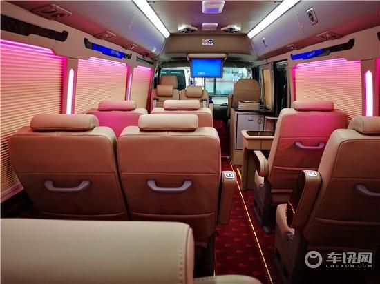 丰田柯斯达17座报价 行政版4.0L现车