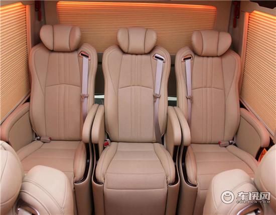 丰田考斯特商务车新款外观 LM300版