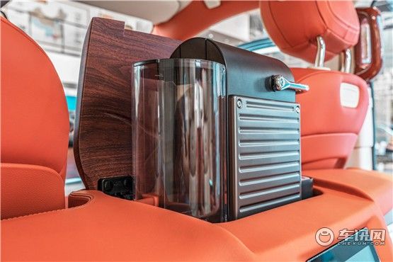 奔驰商务车七座v260多少钱2020款大白鲨价