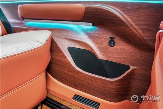 奔驰商务车七座v260多少钱2020款大白鲨价
