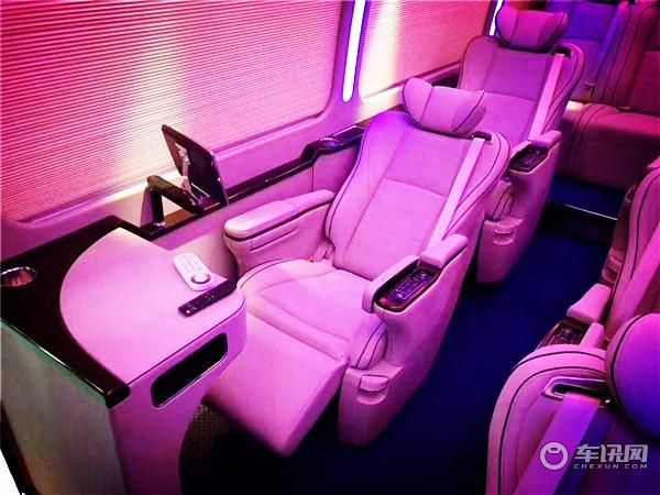丰田考斯特12座价格原装进口考斯特最新报价