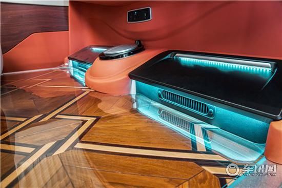 北京店奔驰商务车V260傲旋大白鲨销售