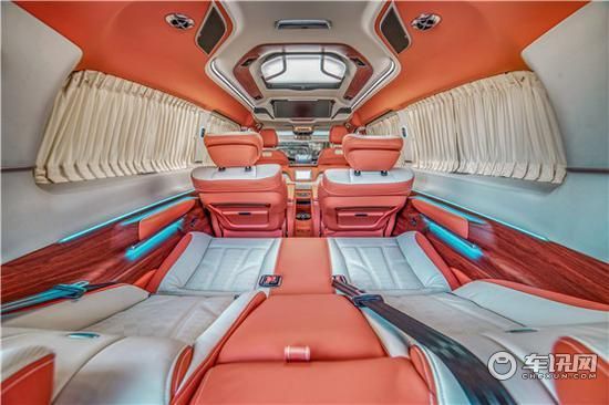 北京店奔驰商务车V260傲旋大白鲨销售