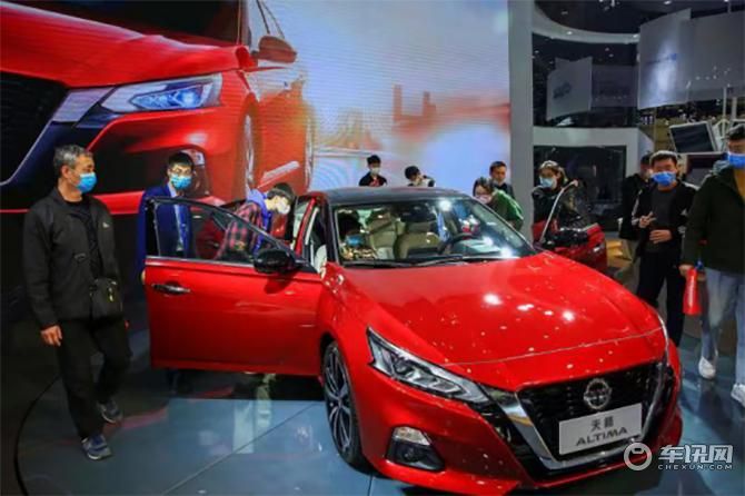 东风日产2021款天籁焕新上市 惊艳亮相