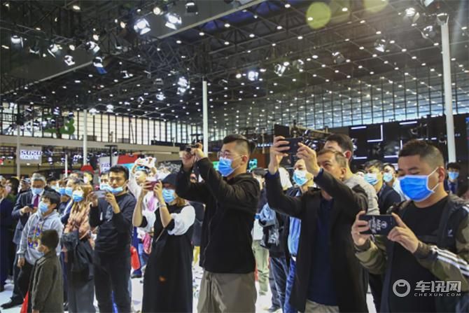 东风日产2021款天籁焕新上市 惊艳亮相