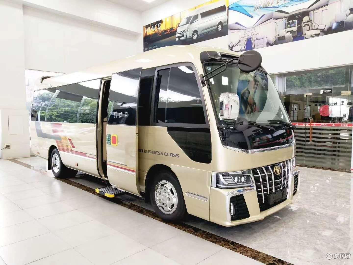 丰田考斯特12座头等舱4张埃尔法座椅版