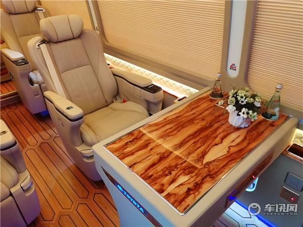 丰田考斯特12座多少钱能改装高配内饰