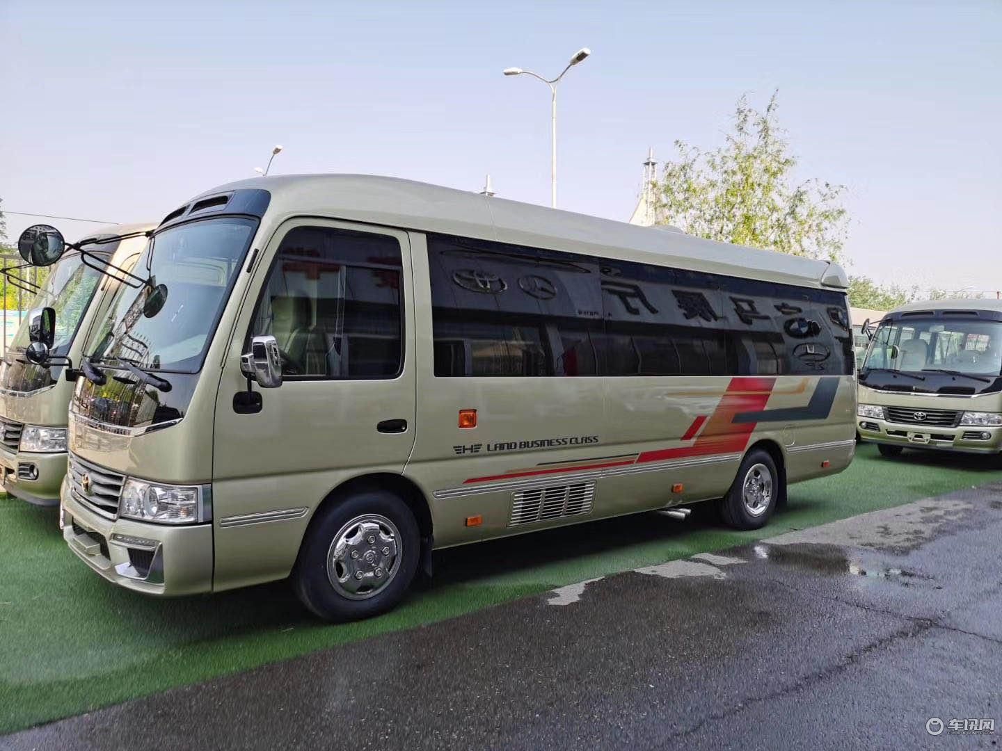 丰田考斯特12-17座商务豪华版房车配置