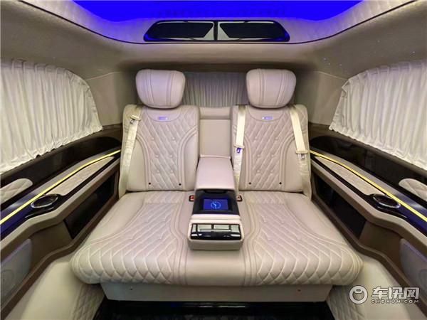 2020款奔驰威霆高顶版7座豪华商务车 汽车领域的领导者