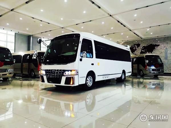 丰田考斯特9座售价限量版奢华中巴车