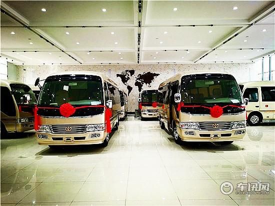 丰田考斯特6座 9座 12座房车改装厂价