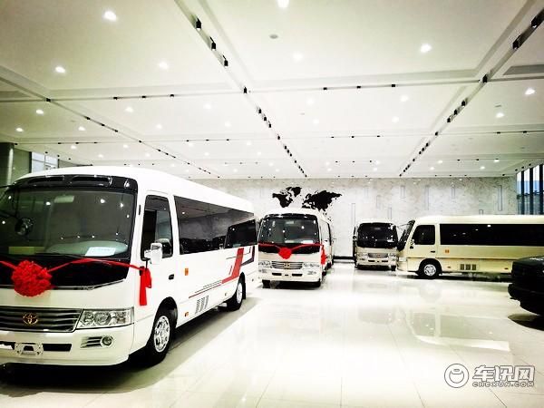 丰田考斯特12座中巴车报价 考斯特价格