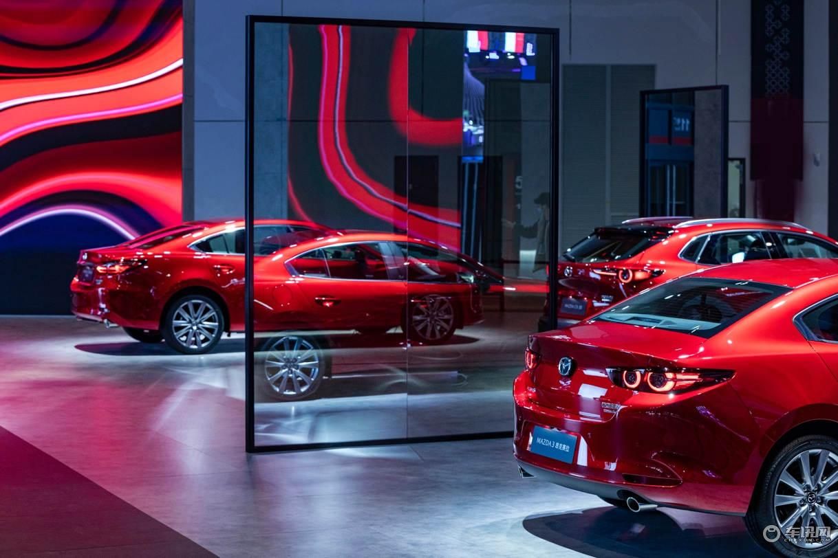 “ART OF LIGHT”马自达光影艺术车展 将汽车推向艺术的殿堂