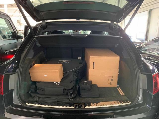 20款宾利添越3.0混动版现车 优惠售全国