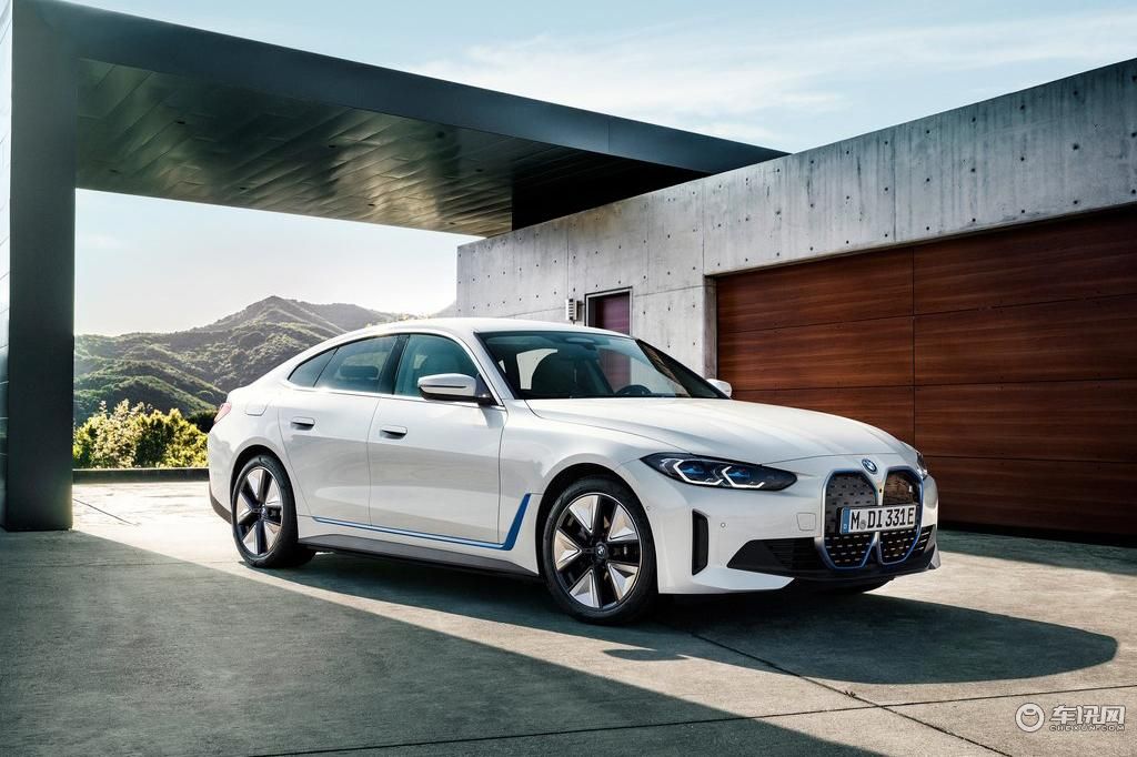 BMW-i4-2022-1024-05.jpg