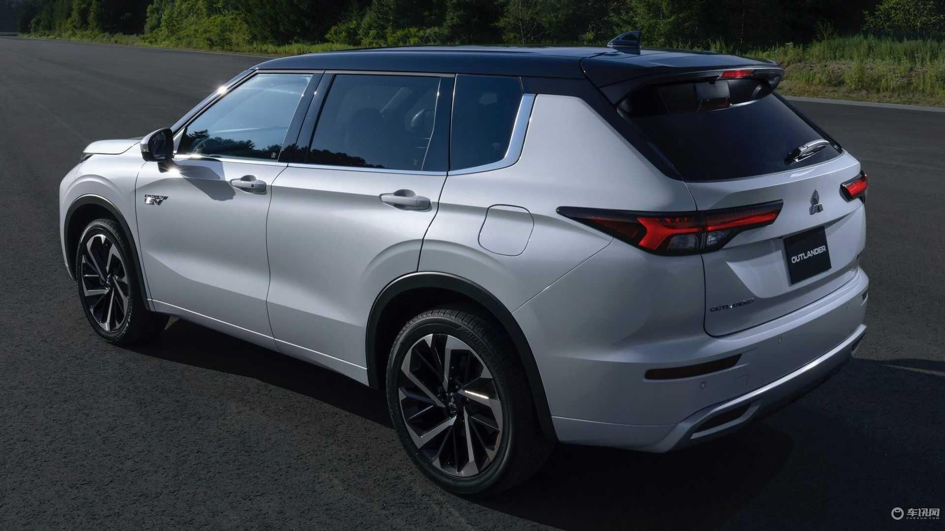 淡定淡定2023-mitsubishi-outlander-phev.jpeg