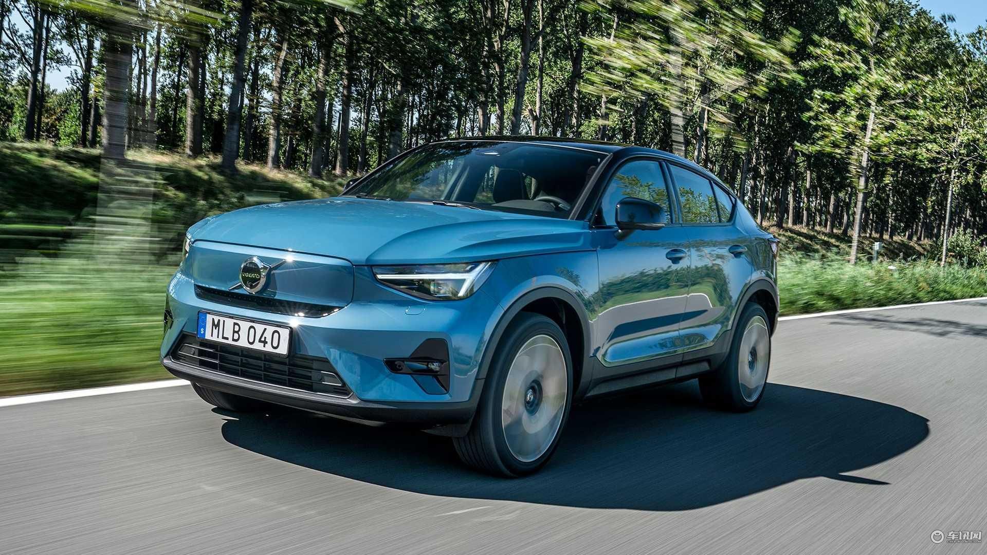 2022-volvo-c40-recharge-exterior-front-quarter.jpg
