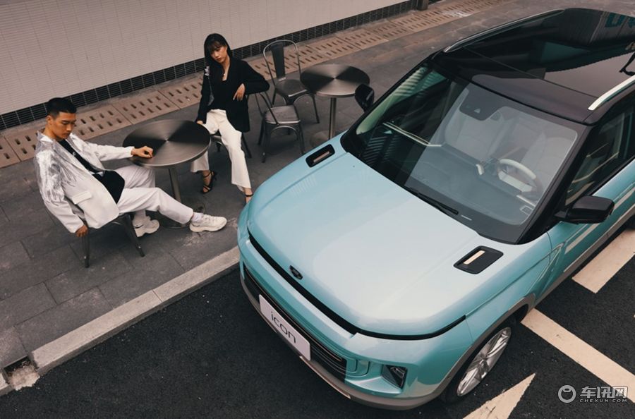 吉利ICON-青鸢限量款上市 售价12.98万元自带“双色皮肤”