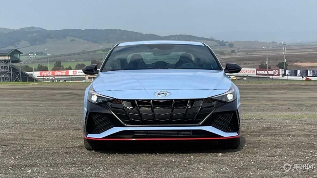 伊兰特N测试车现身国内工厂 或将引入国内/5.3秒破百