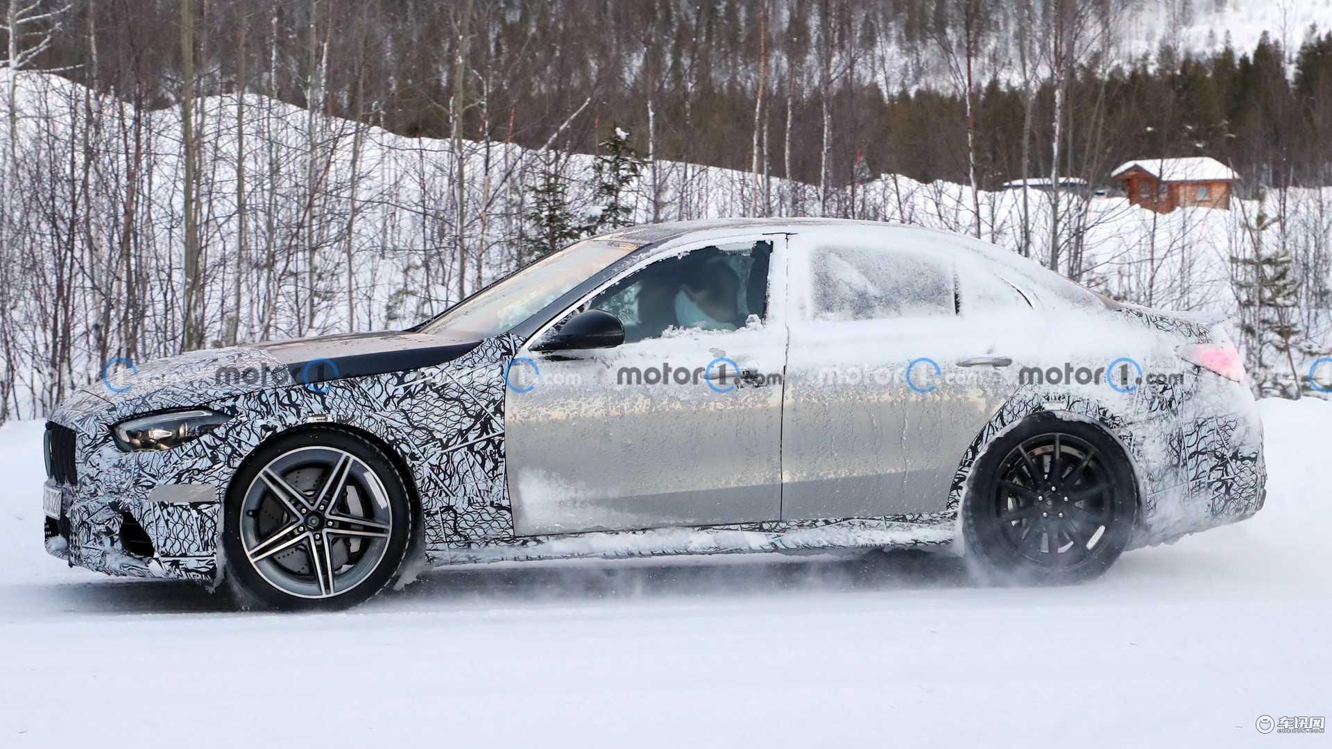 1mercedes-amg-c63-sedan-spy-shots.jpeg