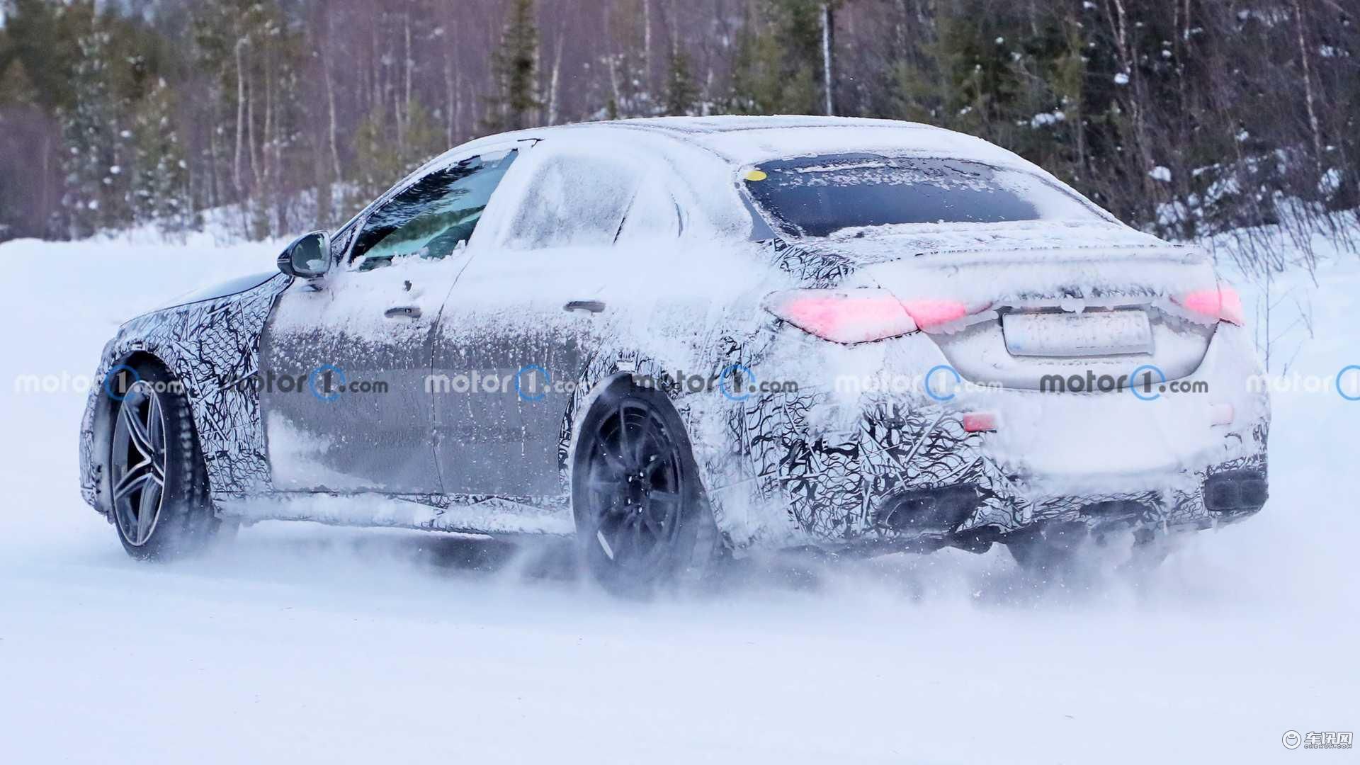 3mercedes-amg-c63-sedan-spy-shots.jpeg