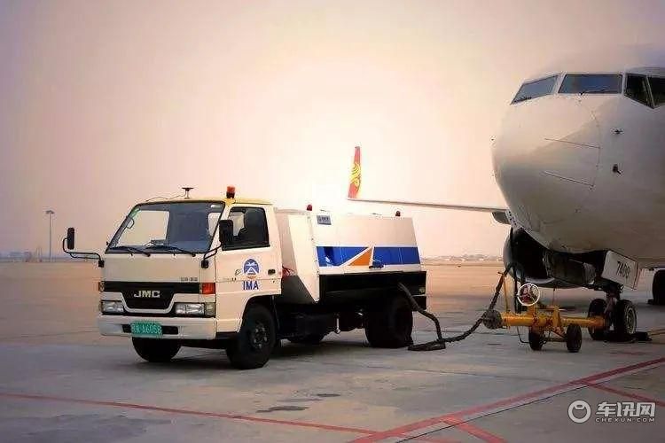 航空地勤设备：守护蓝天的隐形英雄