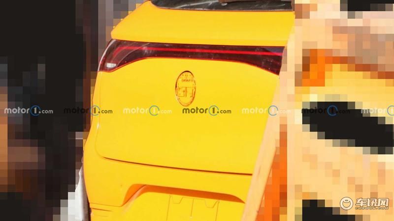 2023-mercedes-benz-eqe-spy-photo (4)_副本.jpg