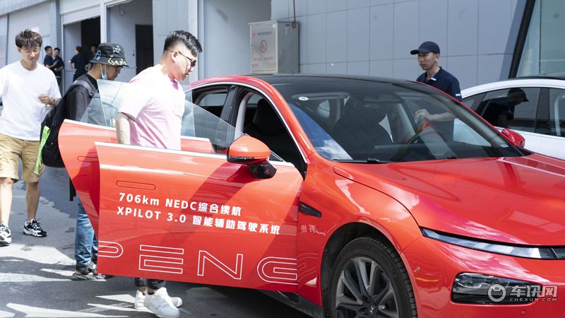 小鹏汽车智能体验营亮相哈尔滨