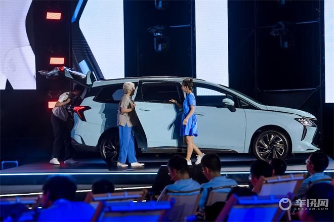 东风风行用场景定义汽车品类，风行游艇带来15万级家庭用车最优解