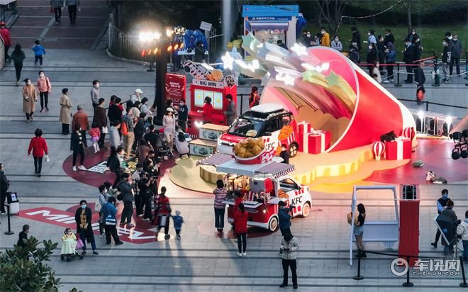 五菱宏光MINIEV肯德基版定制快餐车，解锁年轻多元新生活场景