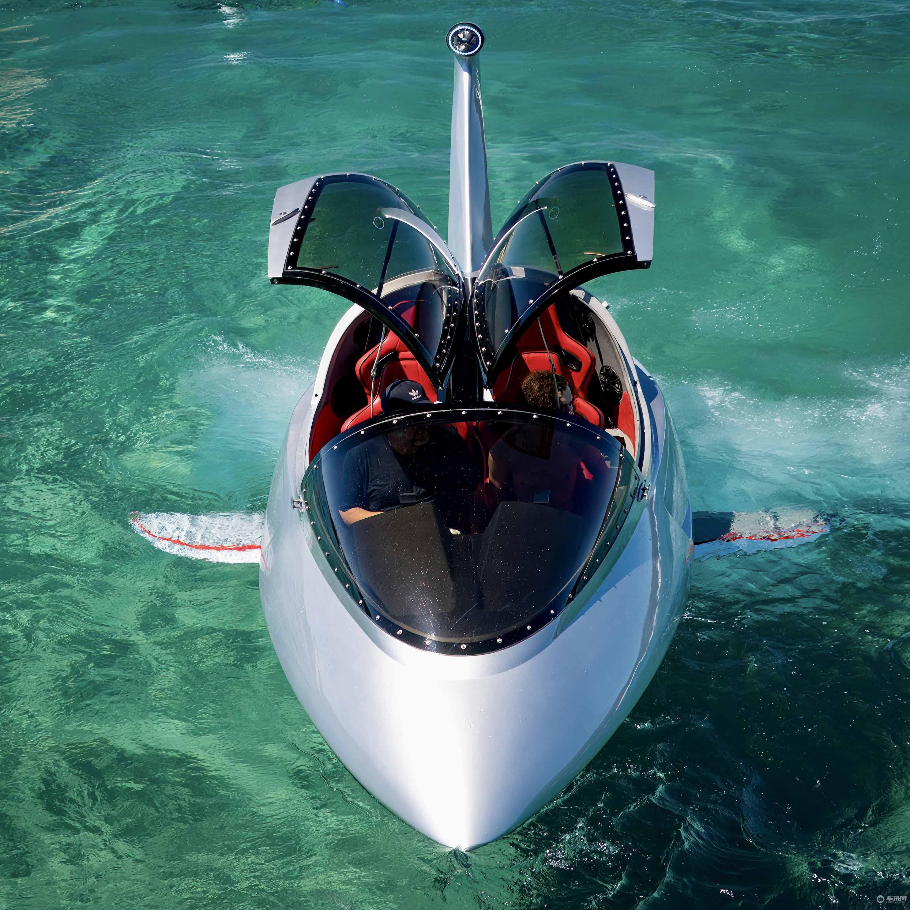 想体验半潜式惊险之旅你需要一条鲨鱼摩托艇