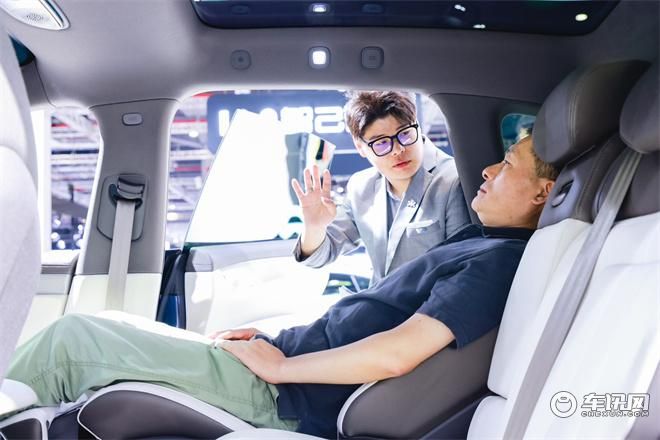 智己LS7登陆2023上海国际低碳智慧出行展览会