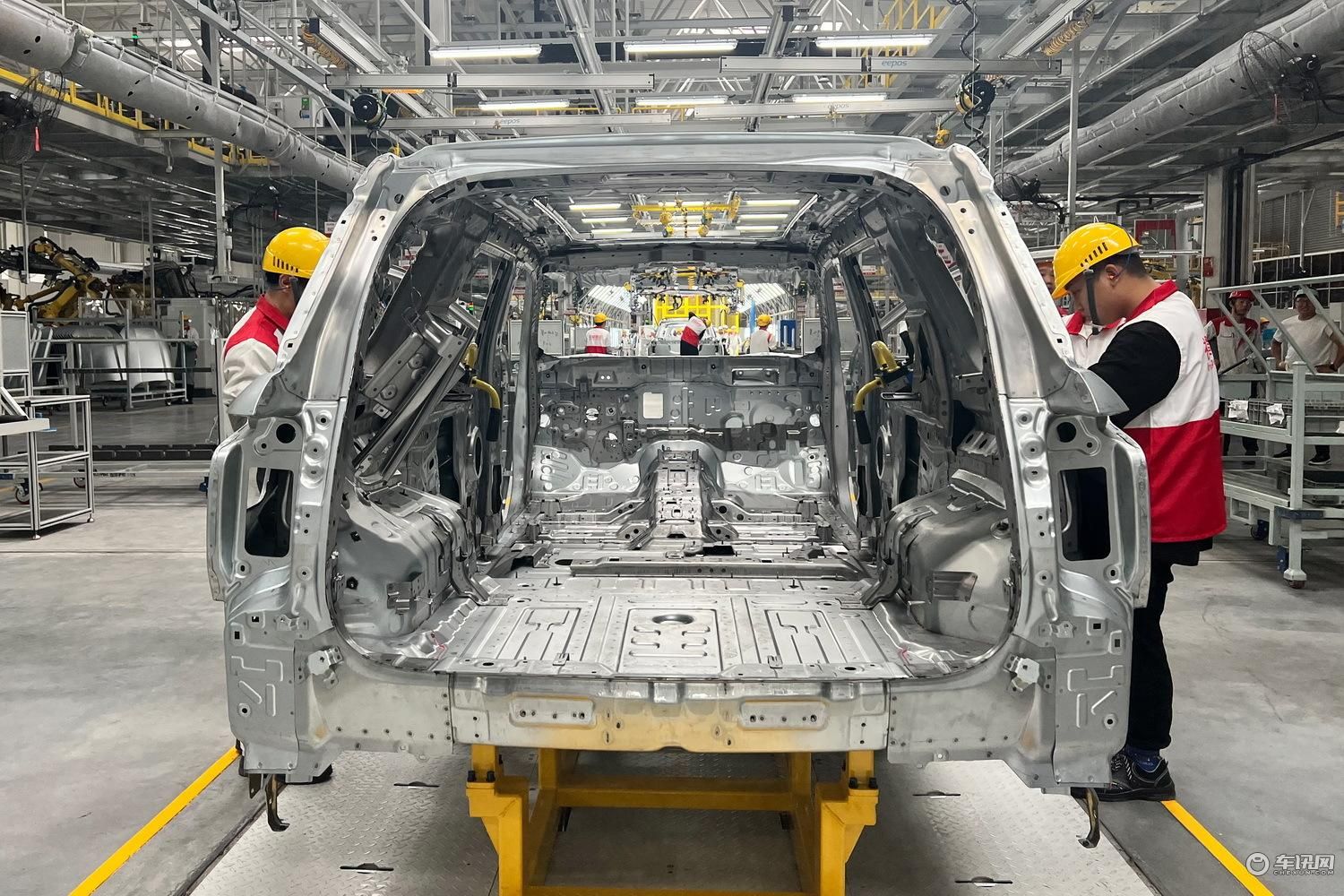 新哈弗H5首批量产车下线，定位大型全用途硬派SUV