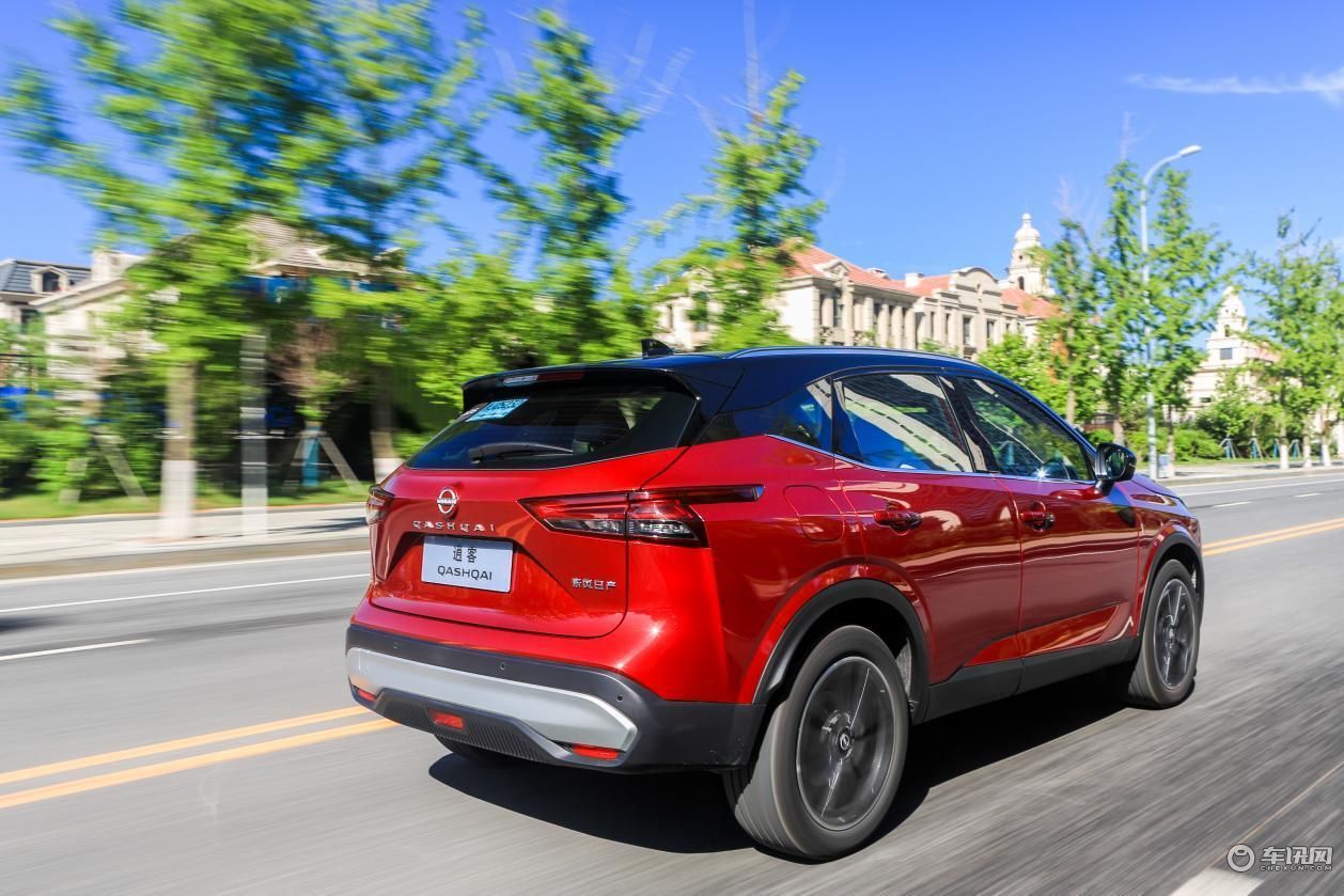 最大功率158马力,峰值扭矩270牛·米,匹配了模拟7速的xtronic cvt变速