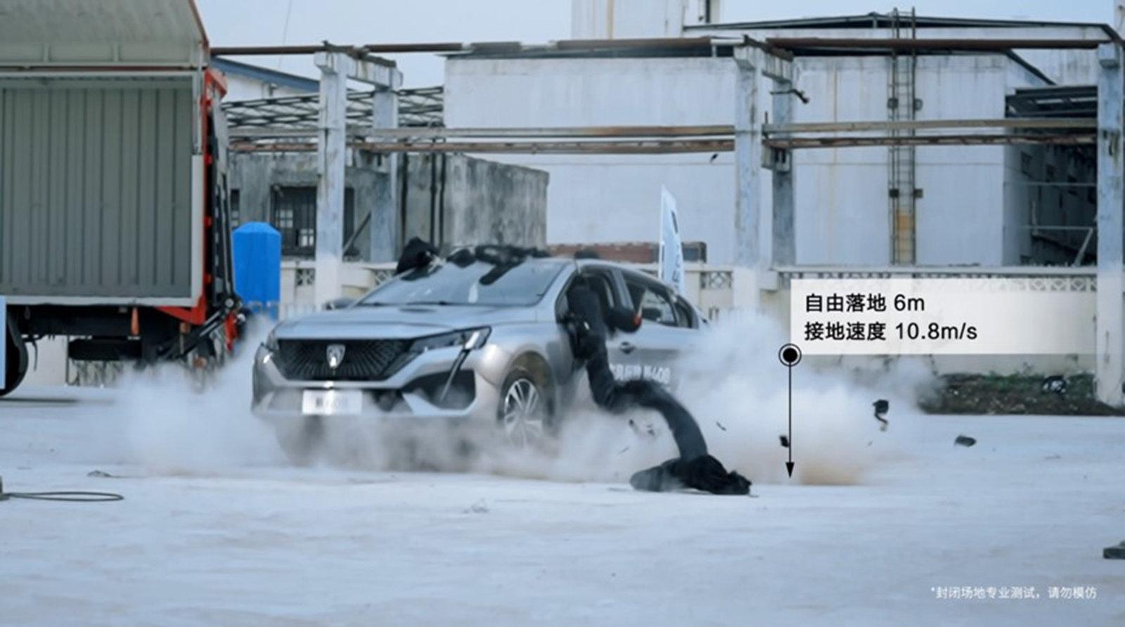 雪地上有卡车  中度可信度描述已自动生成