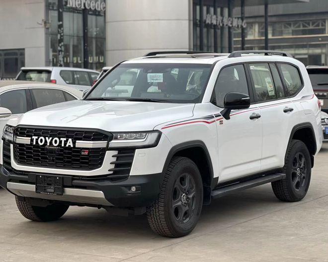 2023款丰田酷路泽lc300首发限量版gr性能扭矩增大版报价