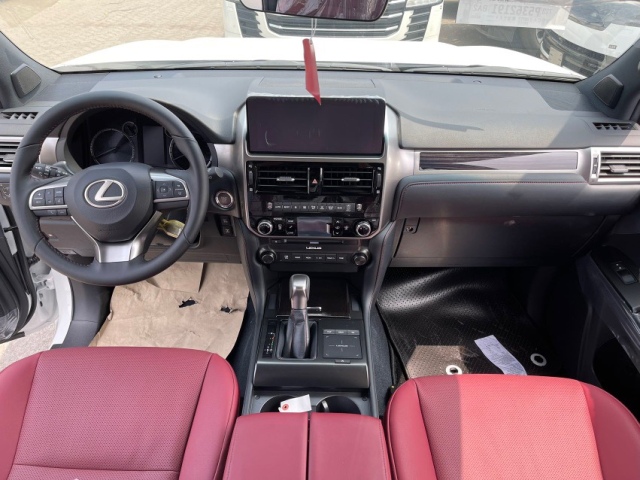 23款雷克萨斯gx460内饰材质用料保持了雷克萨斯一贯的高水准,做工精良