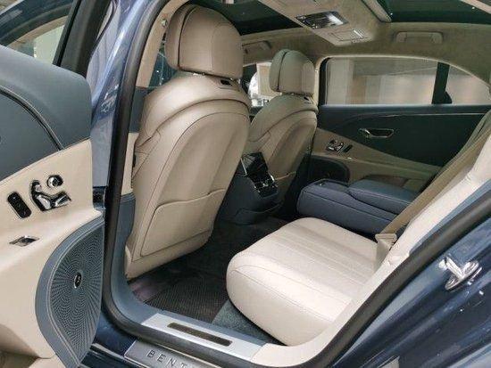 2023款宾利飞驰港口现车各种颜色各种配置优惠售全国