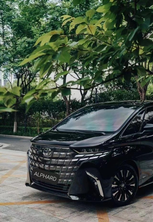24款丰田埃尔法3.5L汽油商务车特价抢购