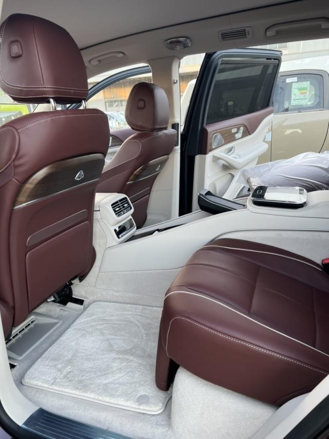 2023款奔驰迈巴赫GLS600直降30万抢购