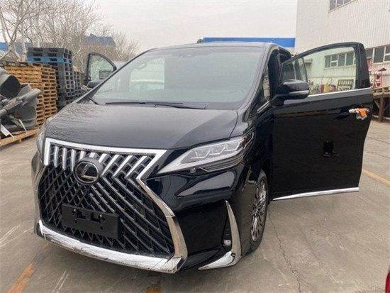 2024款雷克萨斯LM350h七座陆地头等舱
