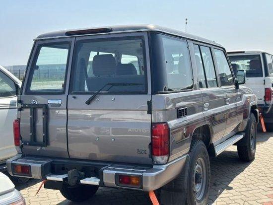 全新23款丰田酷路泽LC76现车50万起出售
