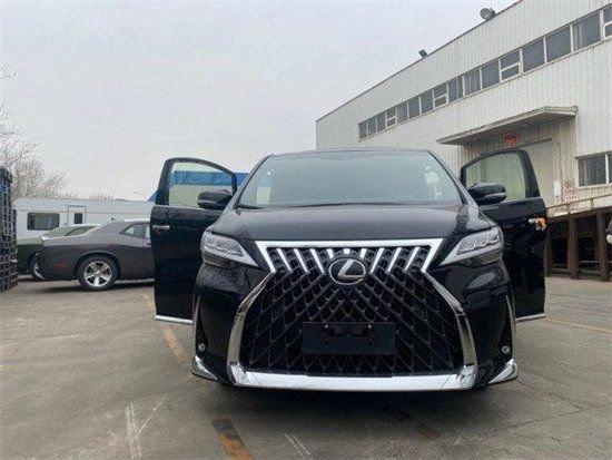 2024款雷克萨斯LM350h七座陆地头等舱