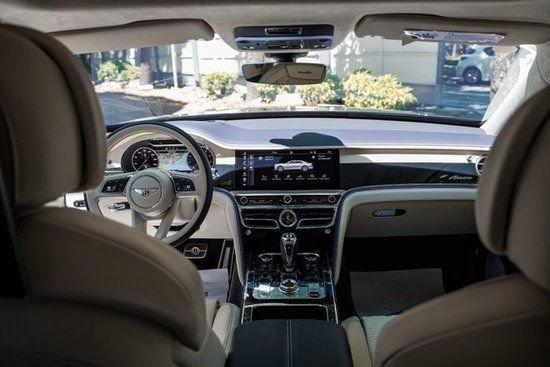 23款宾利飞驰霸气十足 天津现车本月让利30万起