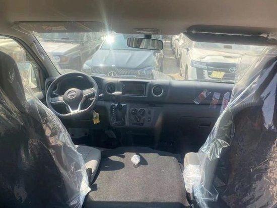 23款中东版日产nv350高顶长轴7座9座现车30来万