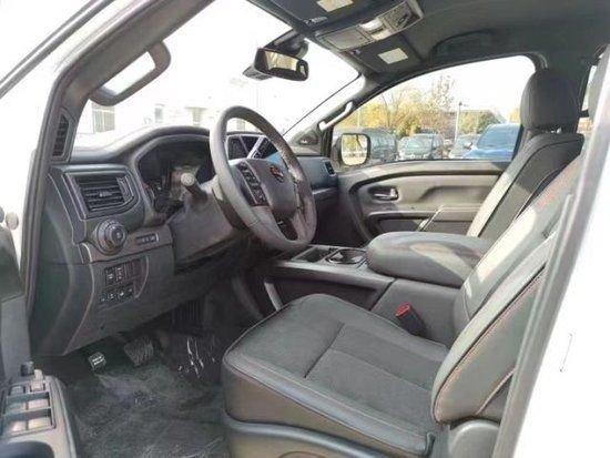 23款尼桑泰坦5.6四驱大皮卡颜色齐全40来万可分期