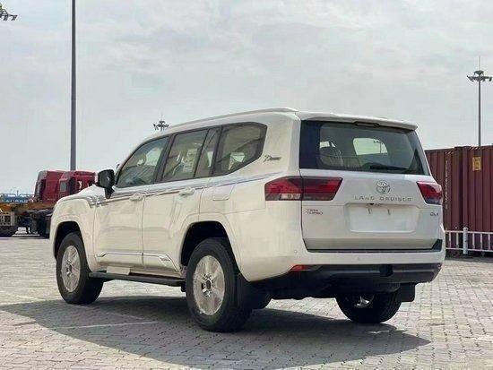 2023款丰田酷路泽4000国六售价70多万起港口报价配置