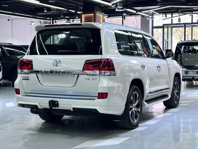 丰田酷路泽5700配置图片天津港价格130万起售现车可分期