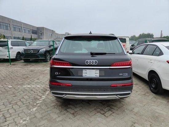 2024款奥迪q7平行进口30t现车52万狂降价